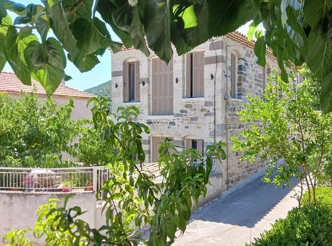 Vagia's Guest house 3*